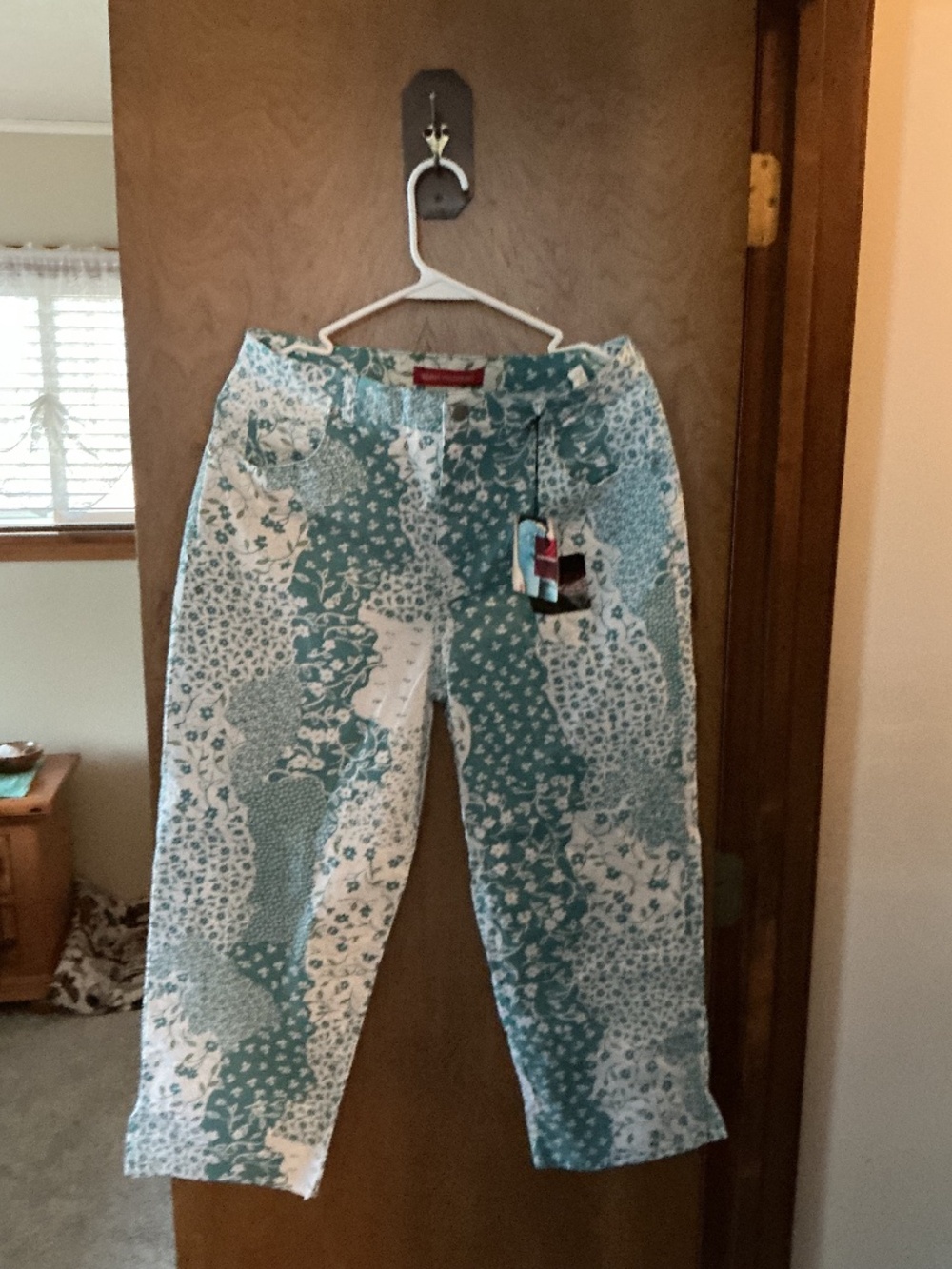 Gloria Vanderbilt, Sz. 12., Turquoise & White